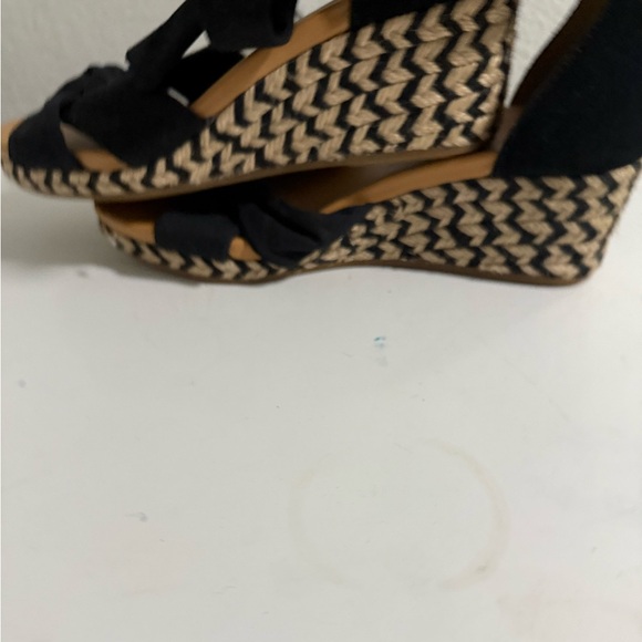 UGG Black and Tan Wedge Sandals - Picture 4 of 7